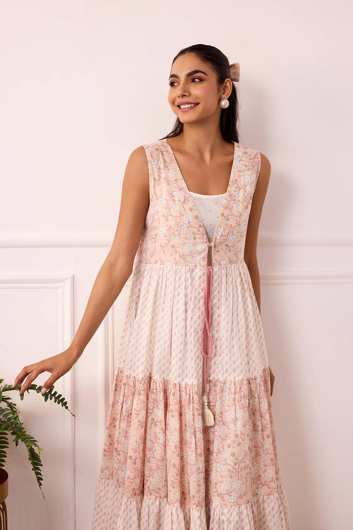 Ambarsariya White & Peach Sleeve Less Frill Dress - Image 4