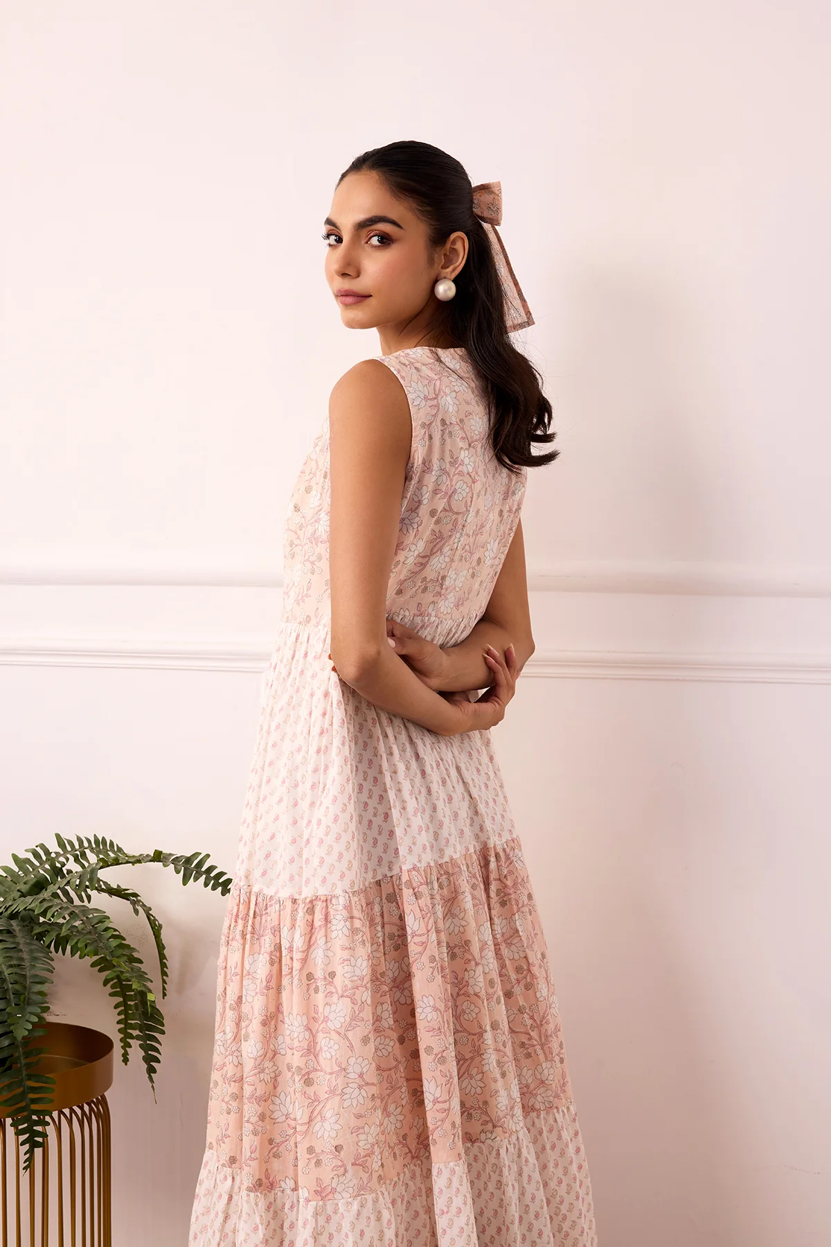 Ambarsariya White & Peach Sleeve Less Frill Dress - Image 5