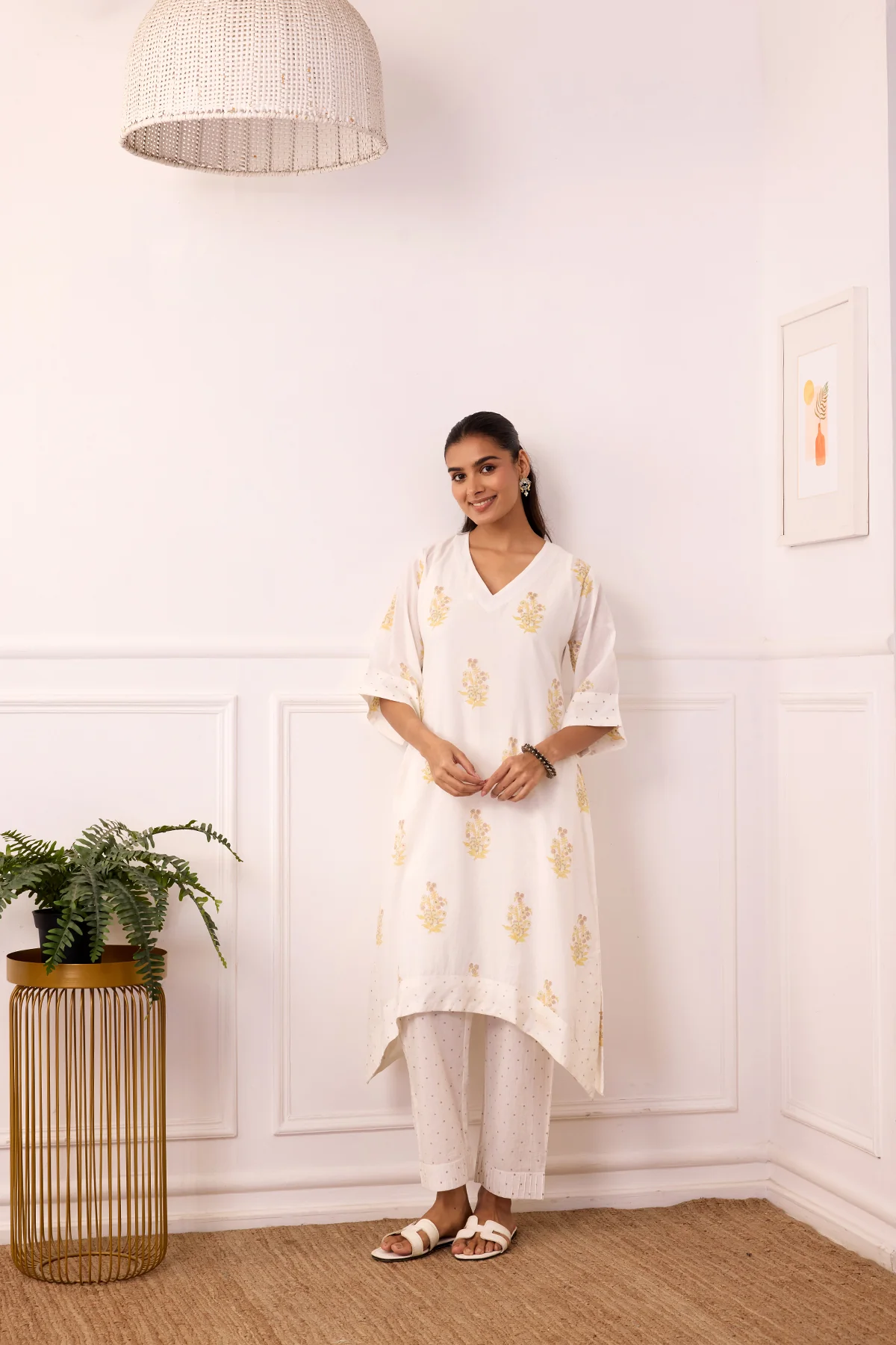 Ambarsariya White Kurta & Pant Set of 2 - Image 3