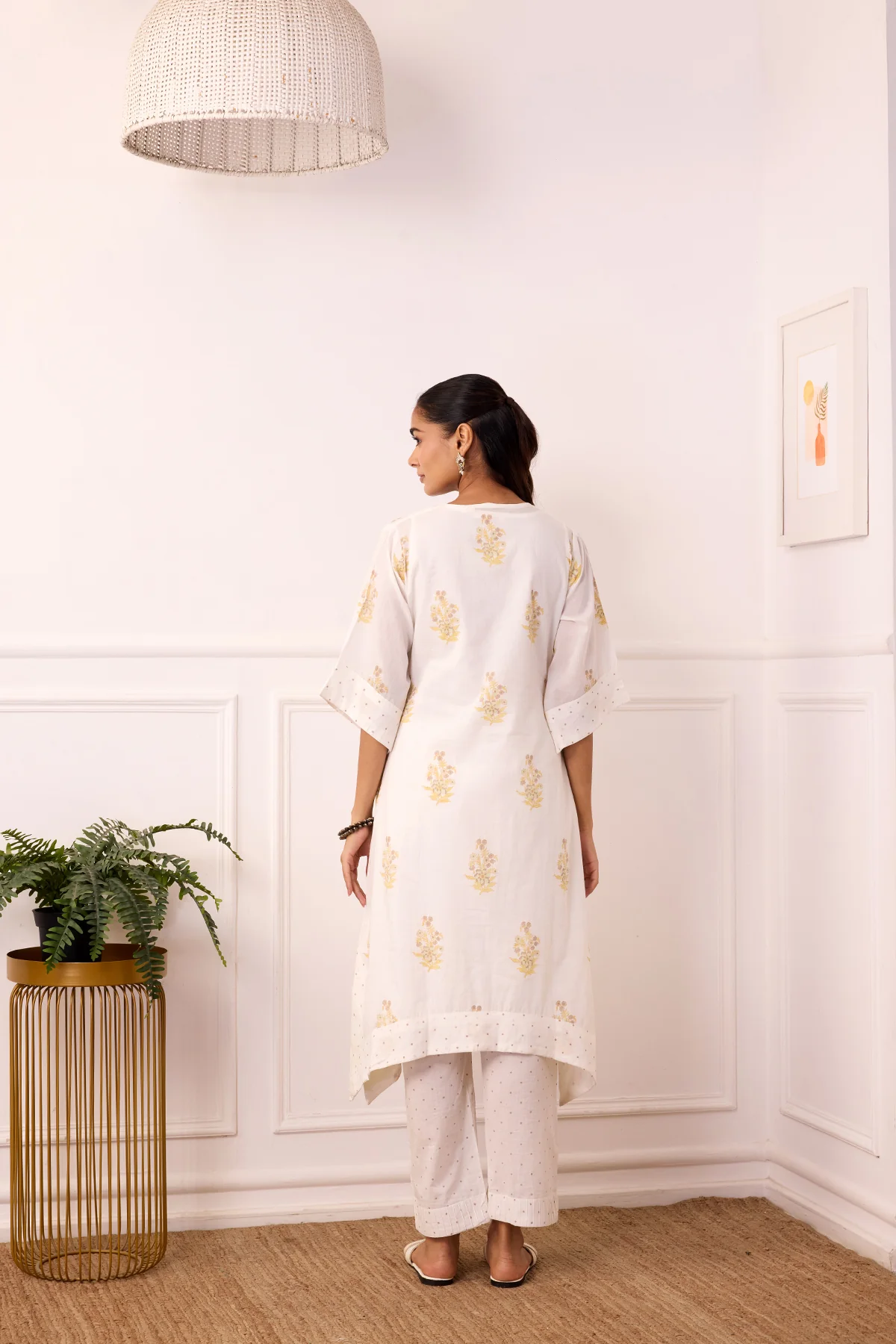 Ambarsariya White Kurta & Pant Set of 2 - Image 4