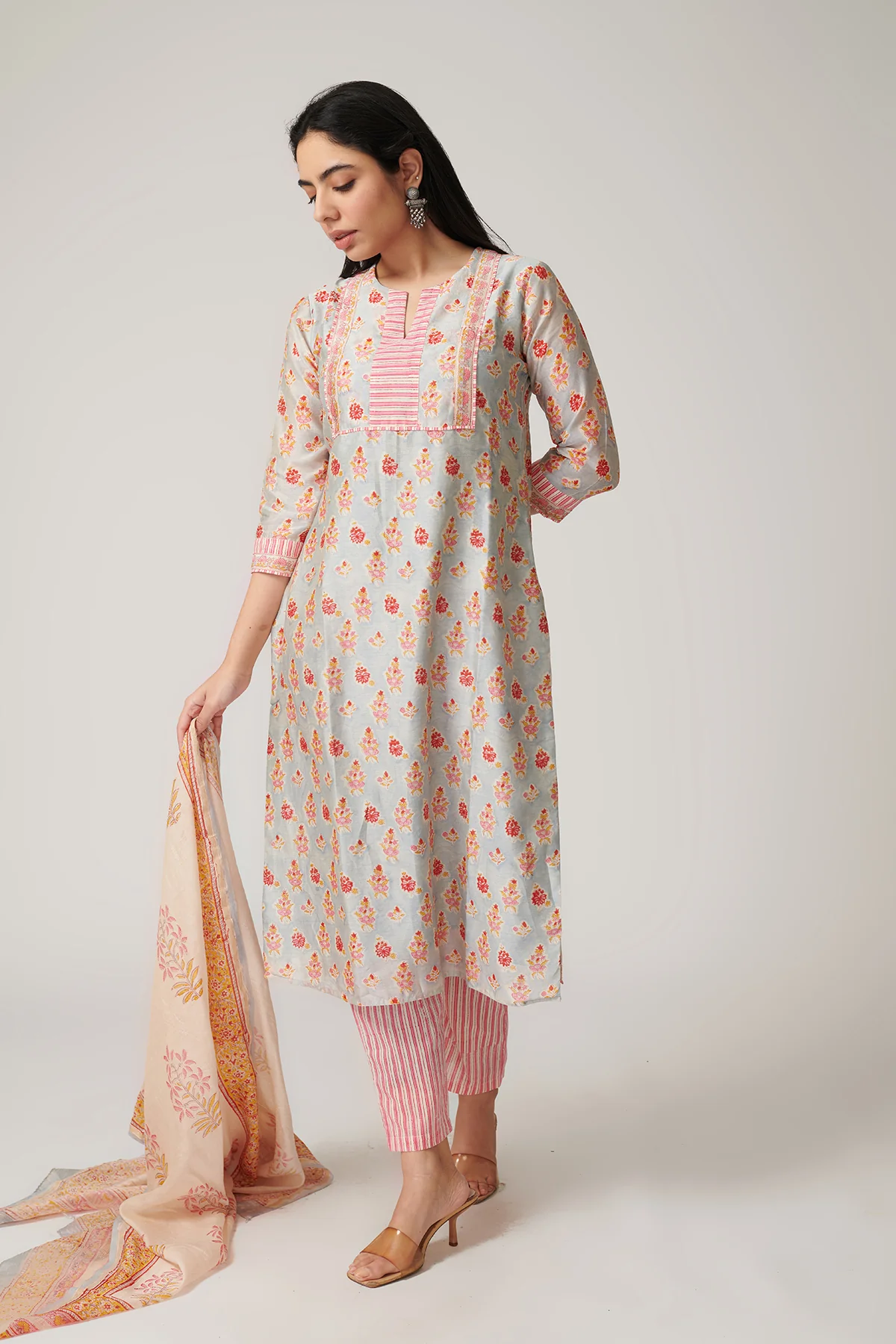 Firdaus Grey Chanderi Kurta Set of 3 - Image 4