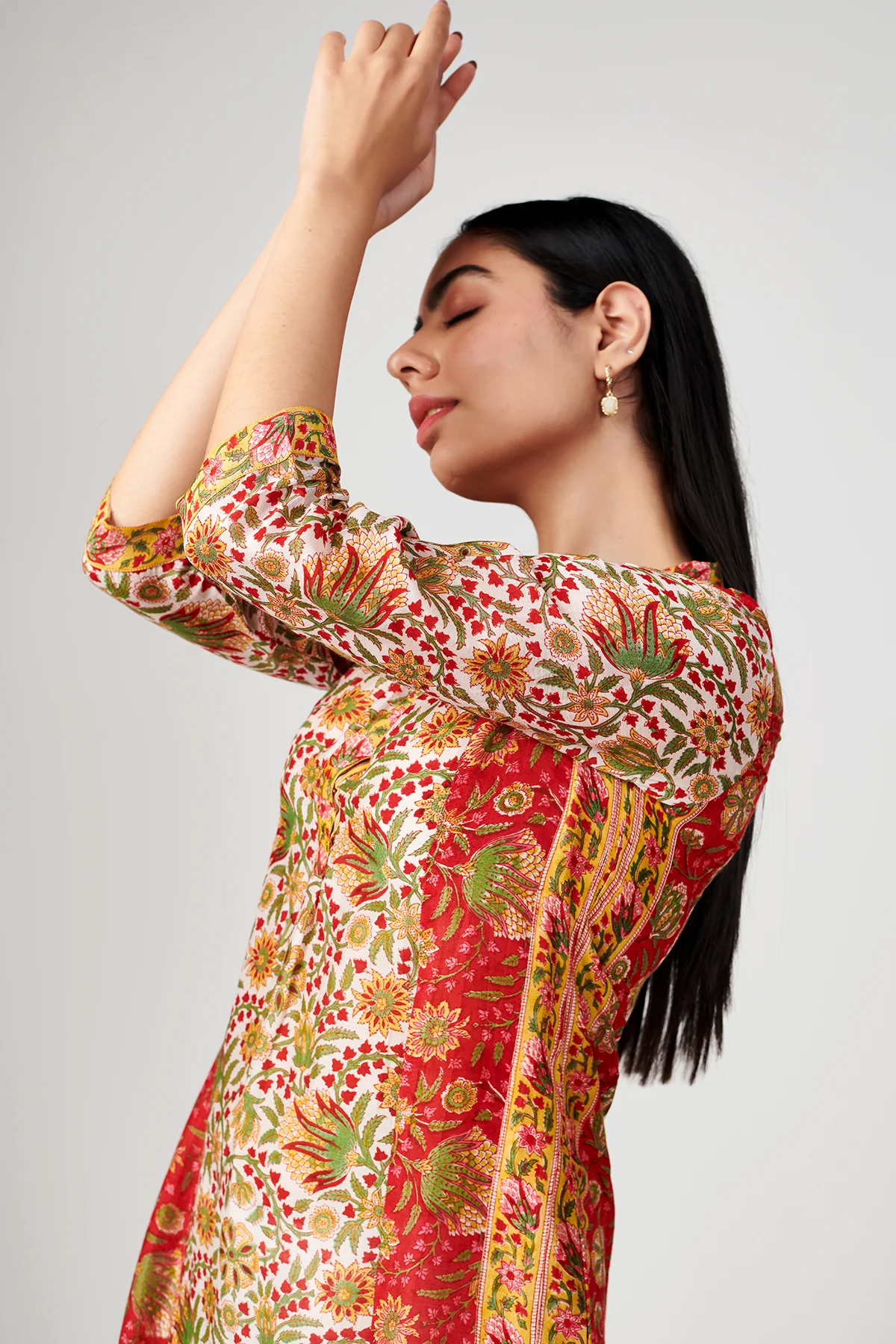 Noor White & Red Cotton Silk Set of 3 - Image 3