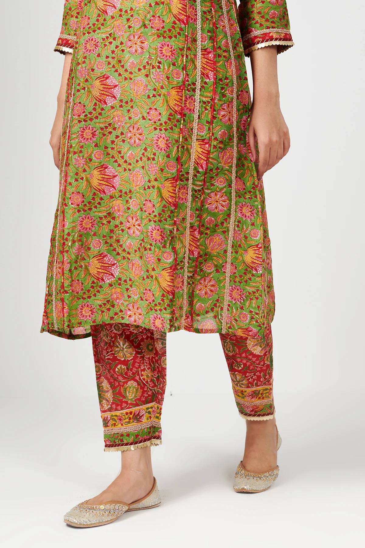 Noor Green & Red Cotton Silk Set of 3 - Image 4