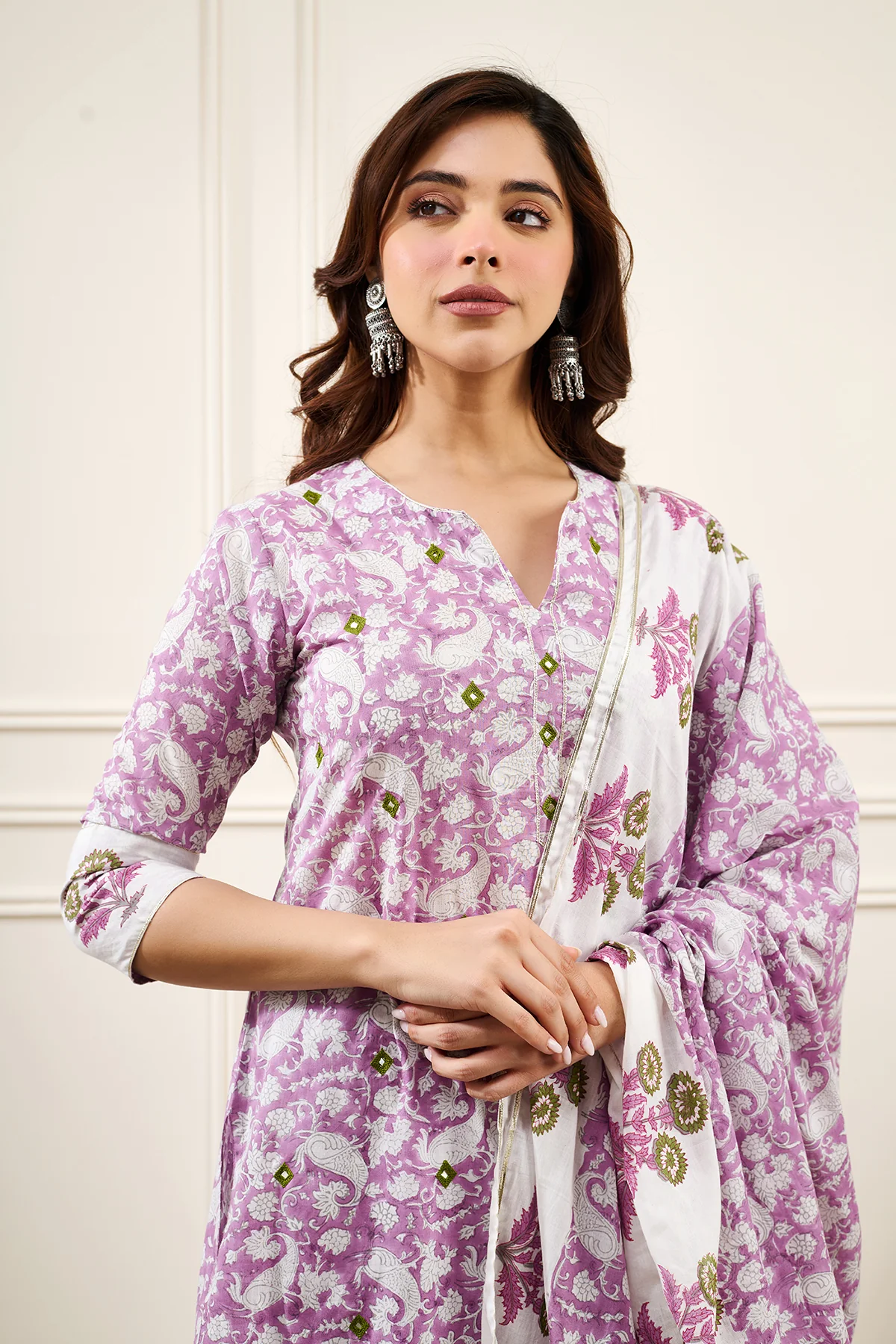 Roohi Purple Straight Kurta with Pant and Dupatta- Set of 3 - Image 5