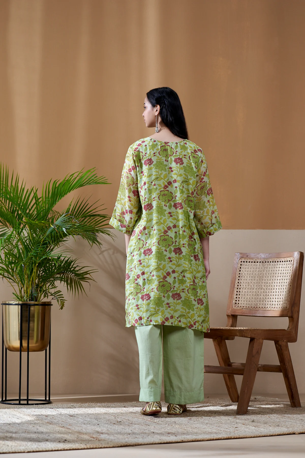 Gulab Green Jaal Chanderi Mulmul Short Kurta Set of 2 - Image 4