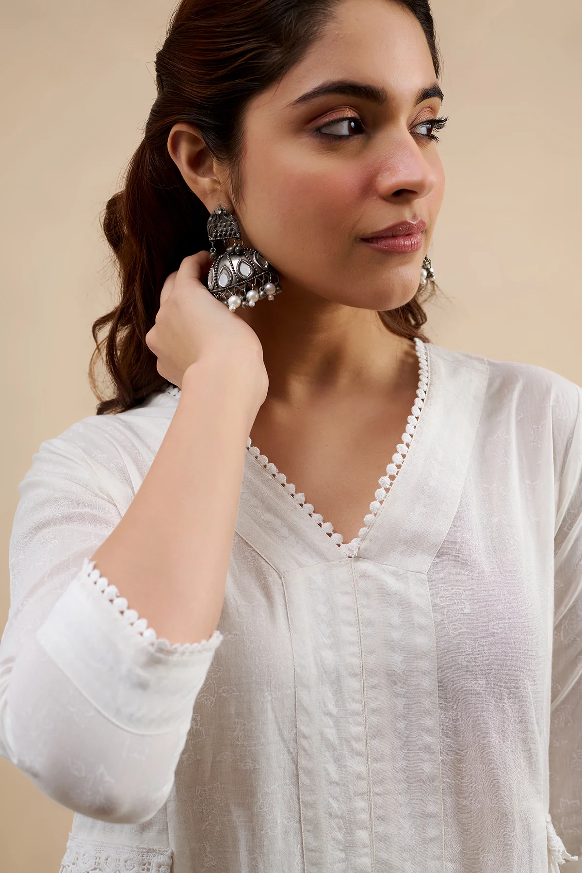 Hoor White A-Line Kurta with pant and Dupatta - 3 pcs Set - Image 6