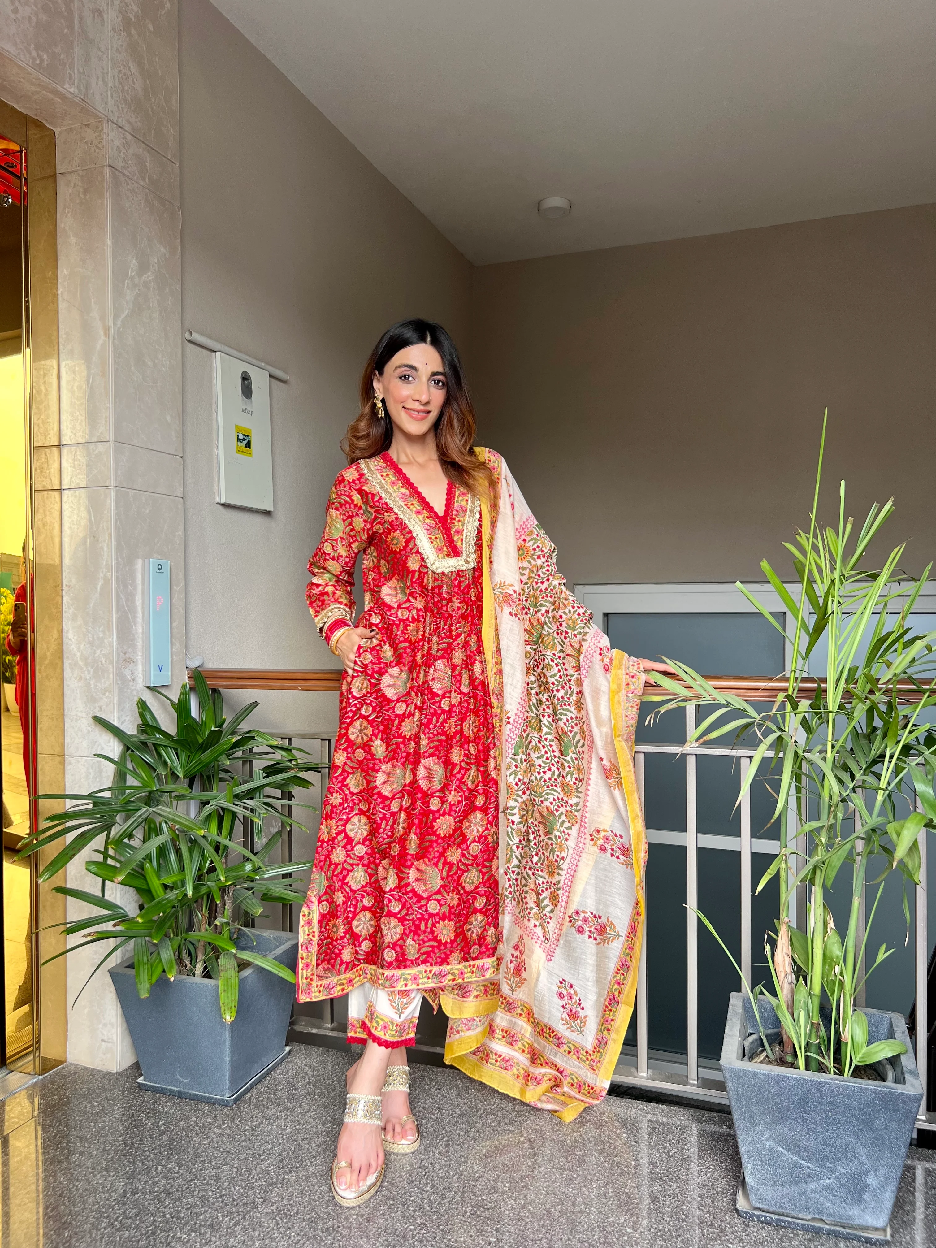 Mehak Jain in Jashn Red Chanderi Kurta Set of 3 - Image 3