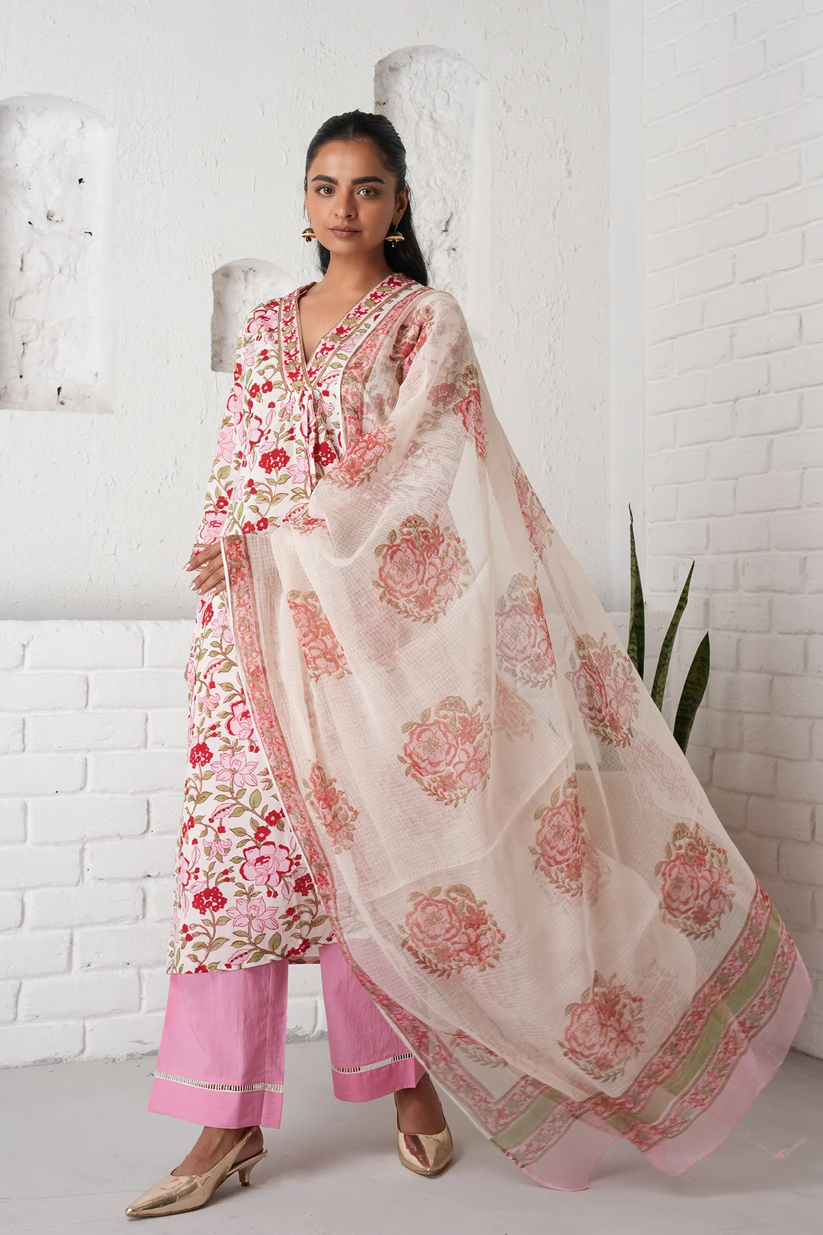 Rangrez White & Pink Jaal Cotton Kurta Set of 3 - Image 2