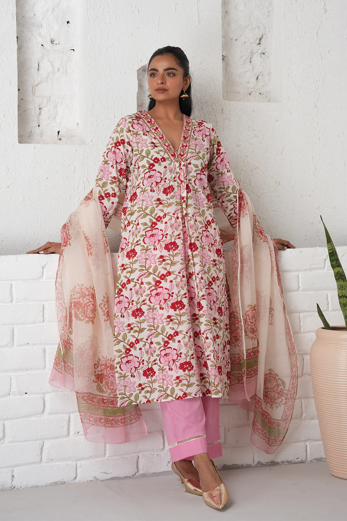 Rangrez White & Pink Jaal Cotton Kurta Set of 3 - Image 3