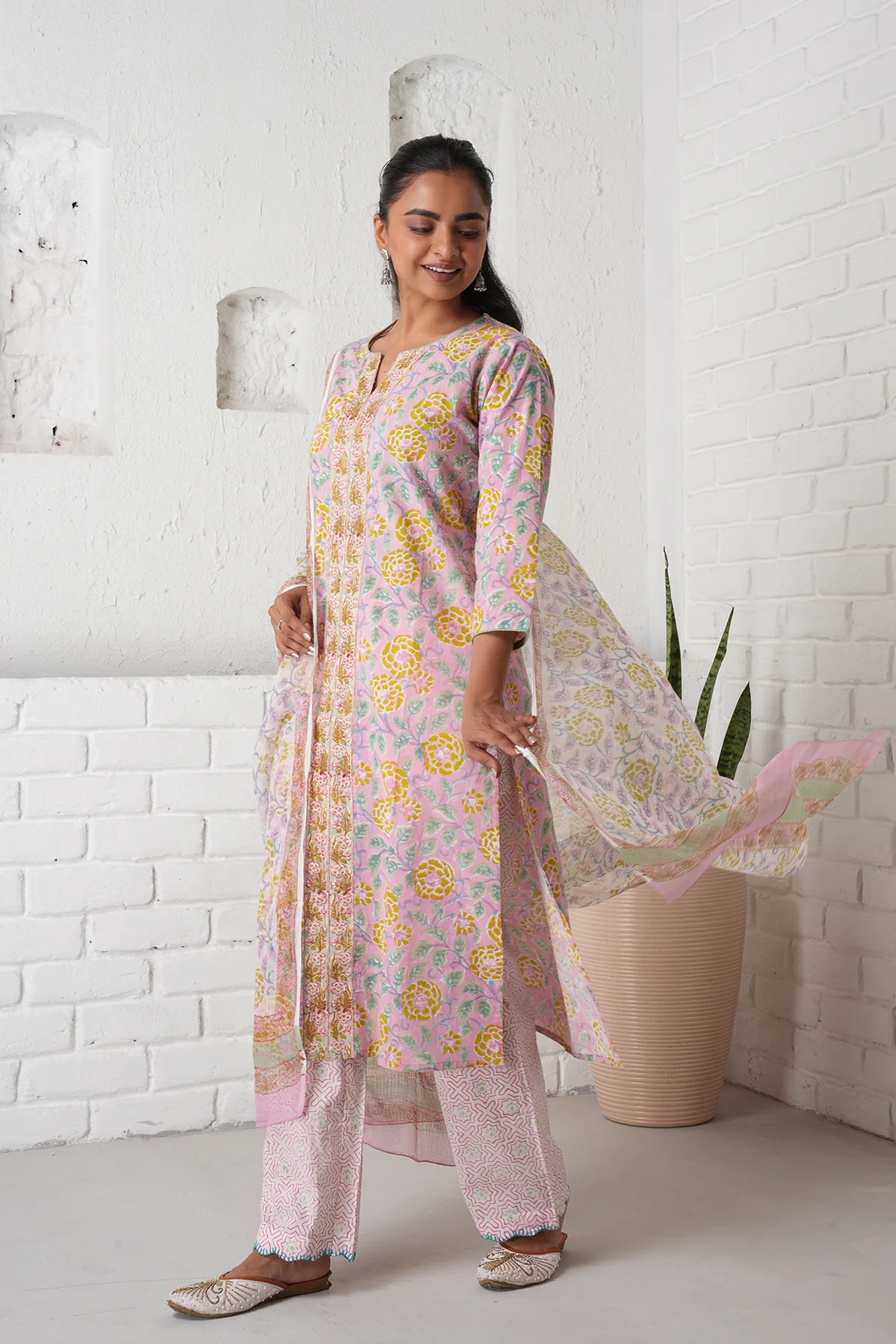 Rangrez Pink Jaal Cotton Kurta Set of 3 - Image 2