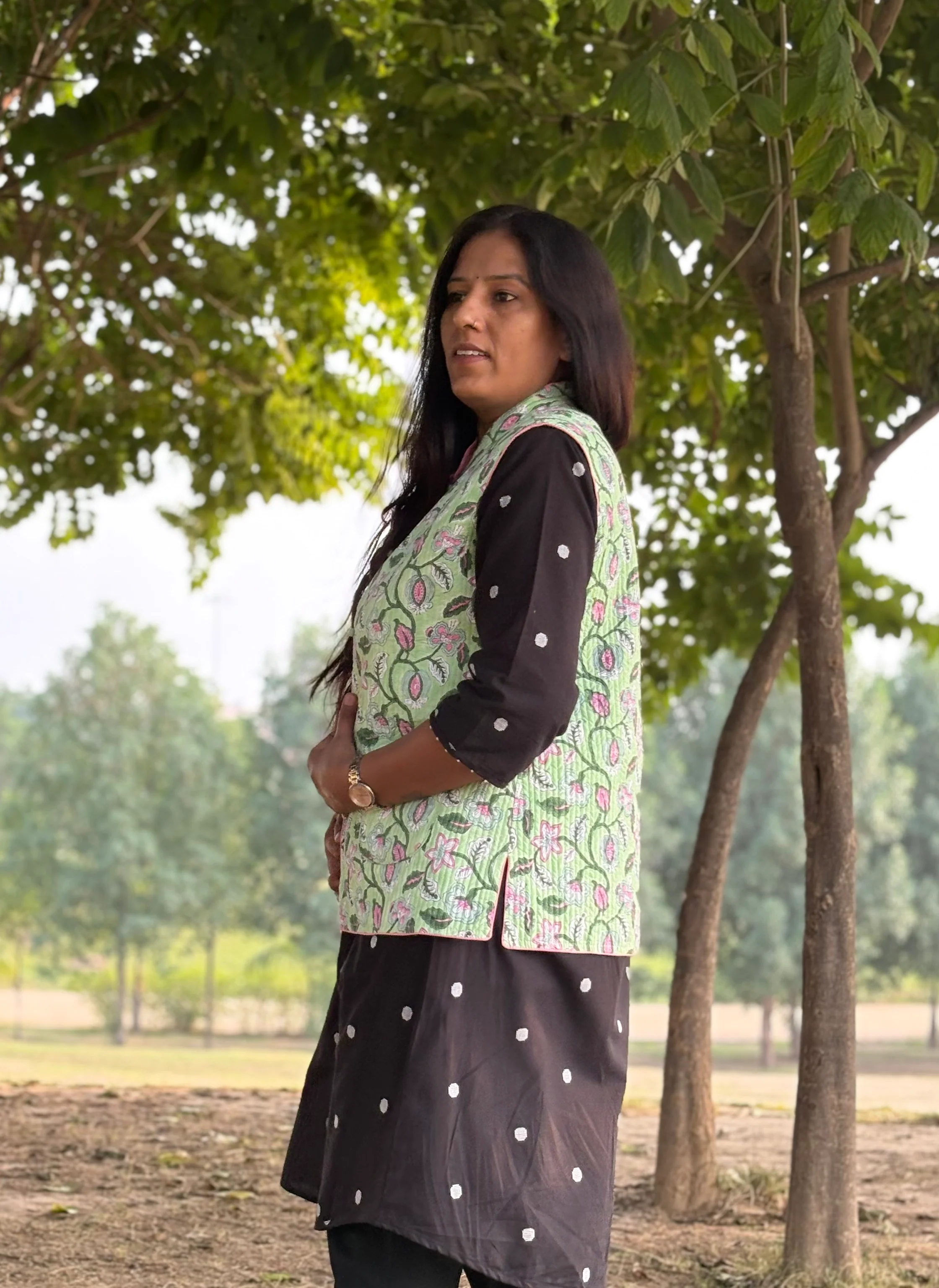 Reversible Quilted Sleeveless Green Jacket - Image 4