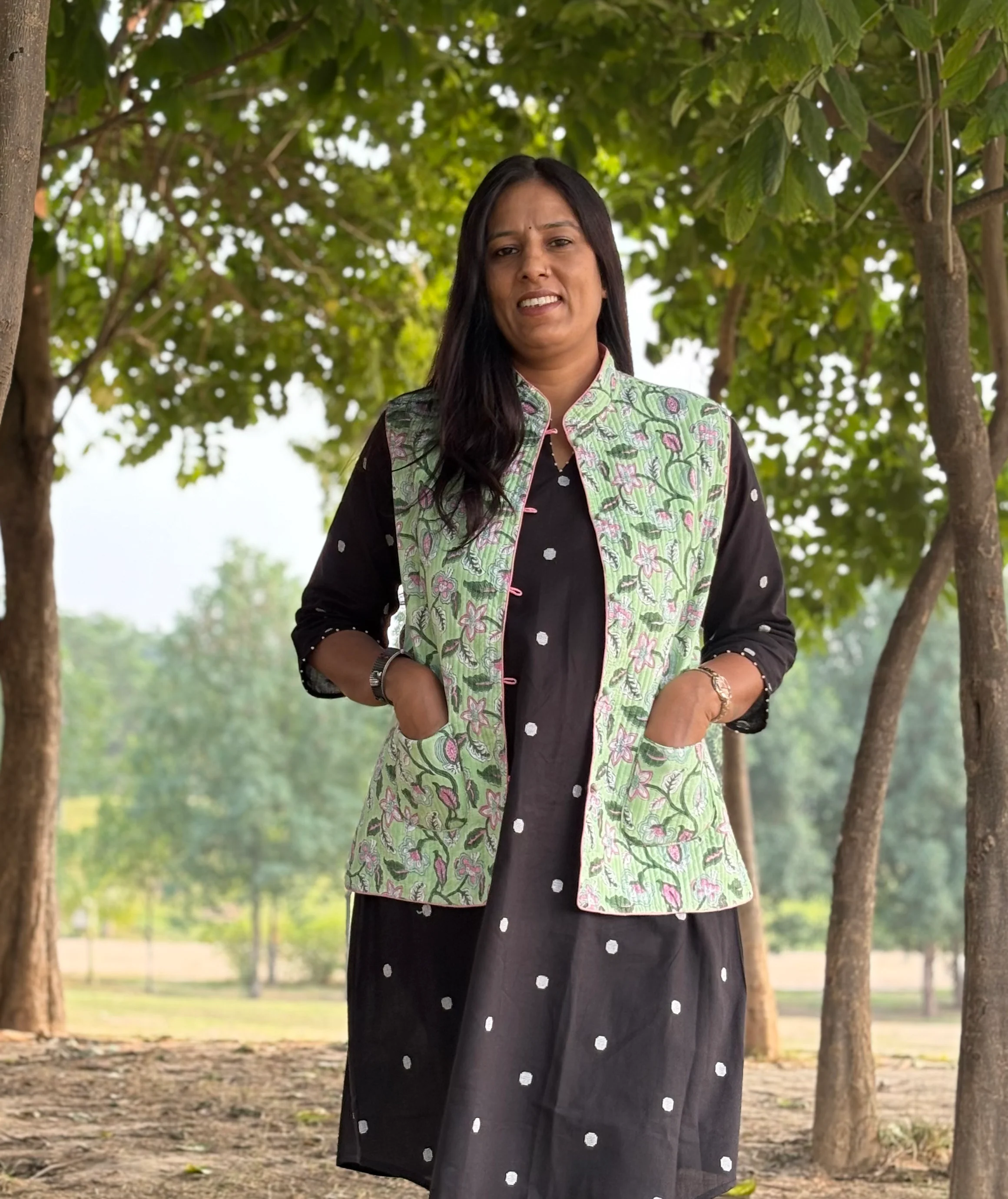 Reversible Quilted Sleeveless Green Jacket - Image 6