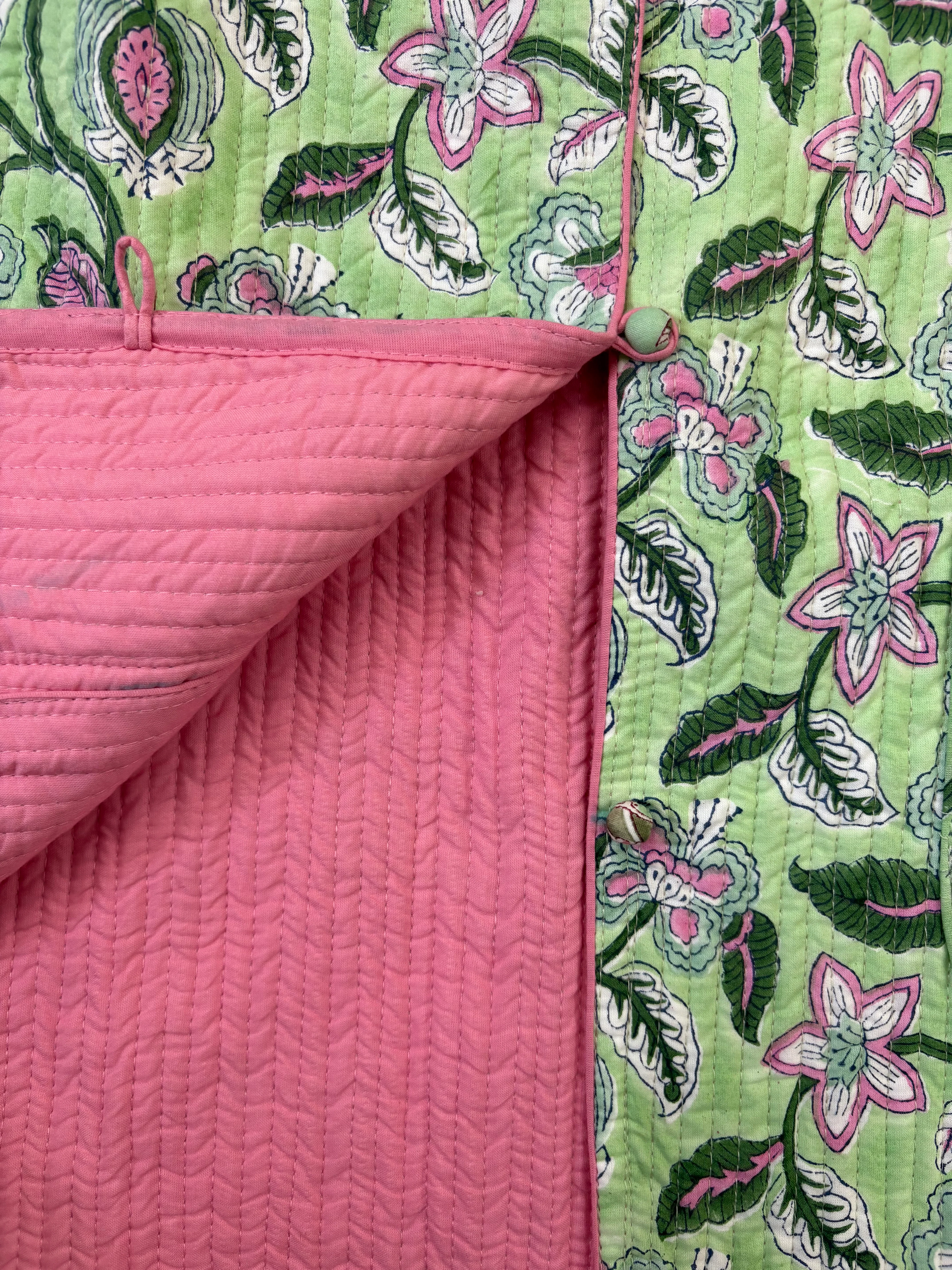 Reversible Quilted Sleeveless Green Jacket - Image 8