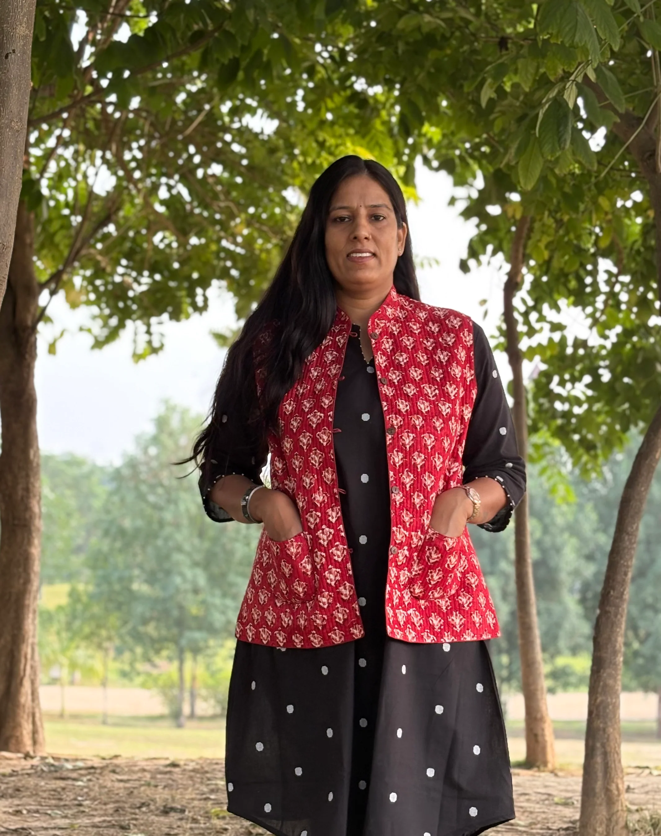 Reversible Quilted Sleeveless Red Jacket - Image 4