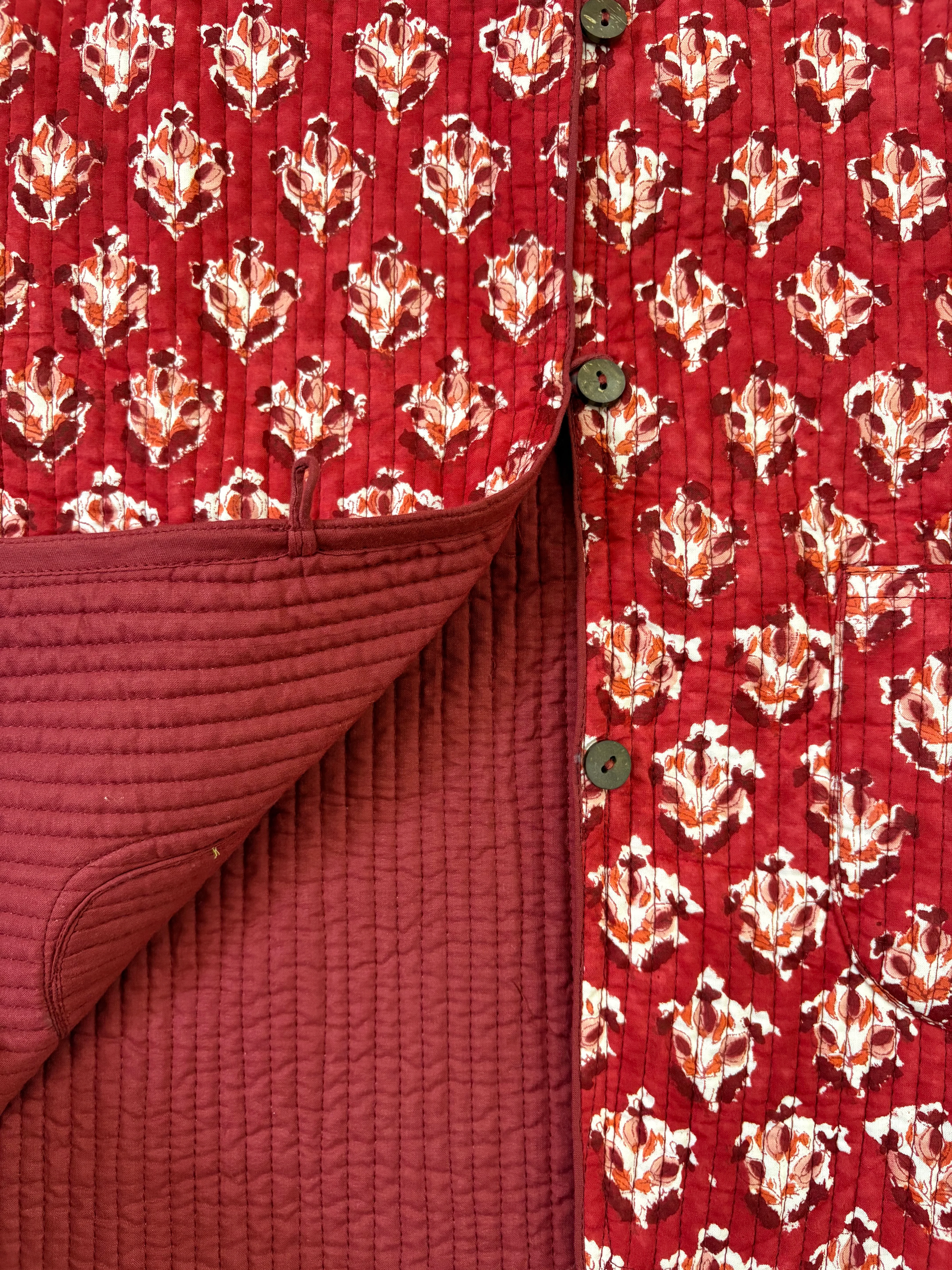 Reversible Quilted Sleeveless Red Jacket - Image 6