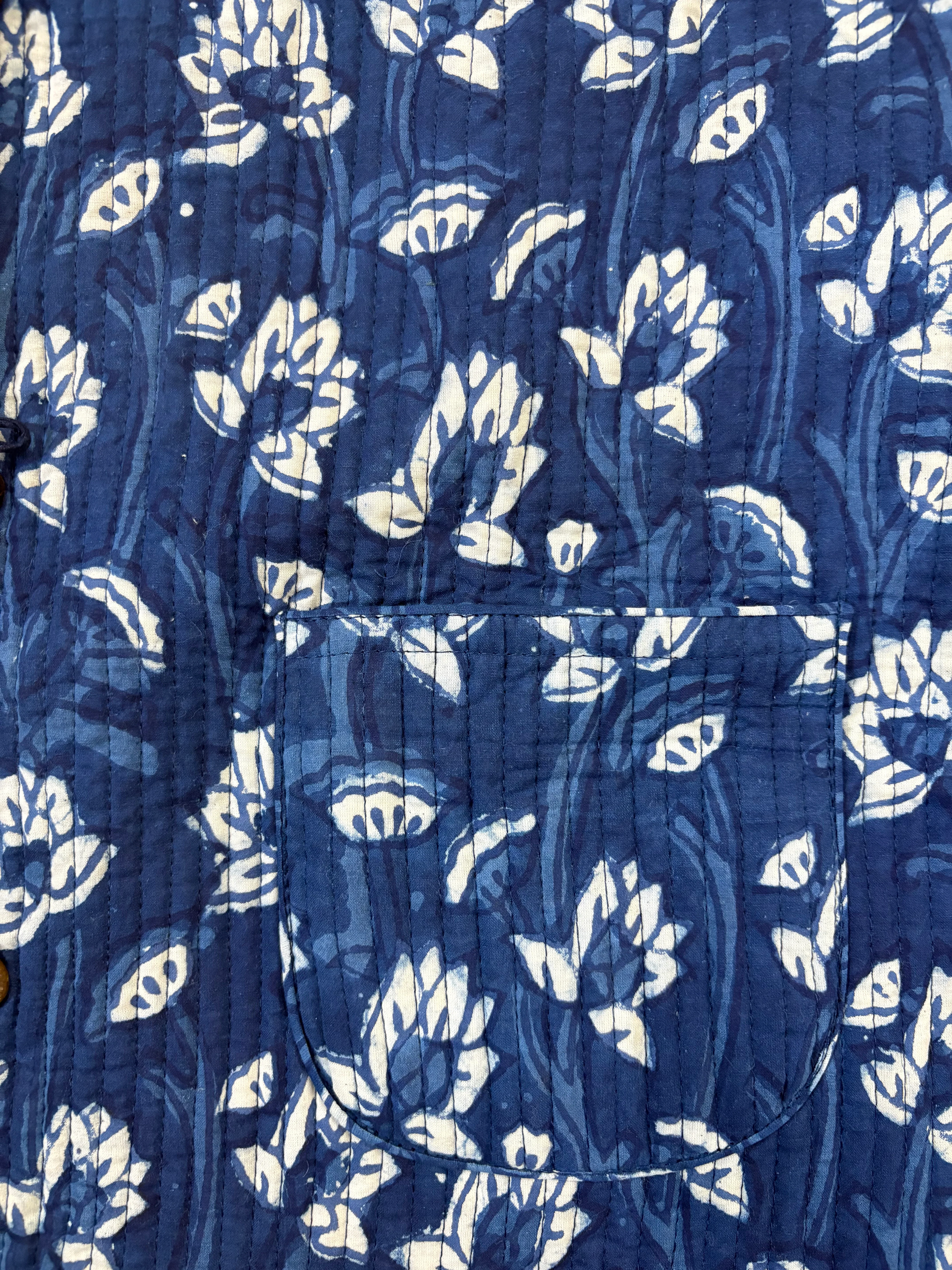 Reversible Quilted Sleeveless Indigo Jacket - Image 7