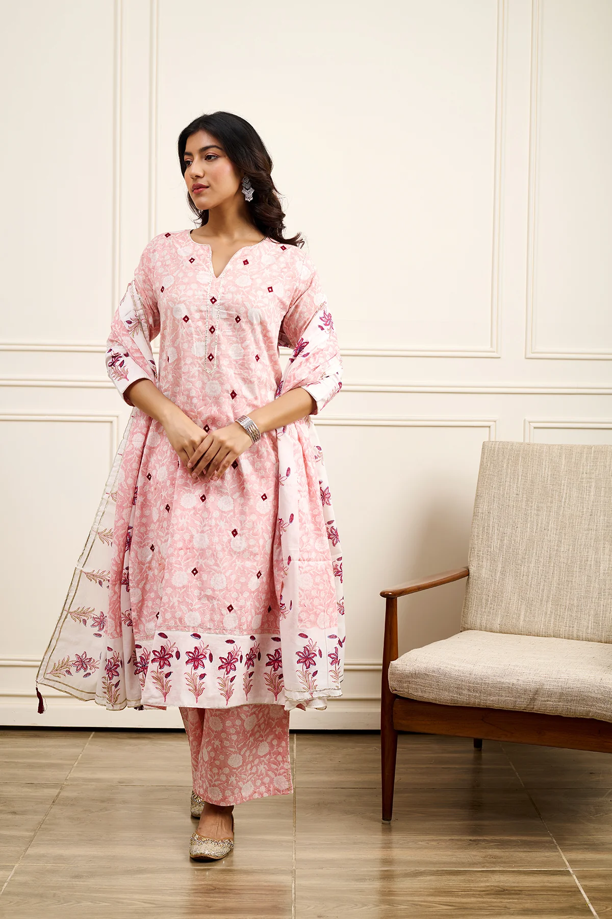 Roohi Peach Straight Kurta with Pant and Dupatta- Set of 3 - Image 3