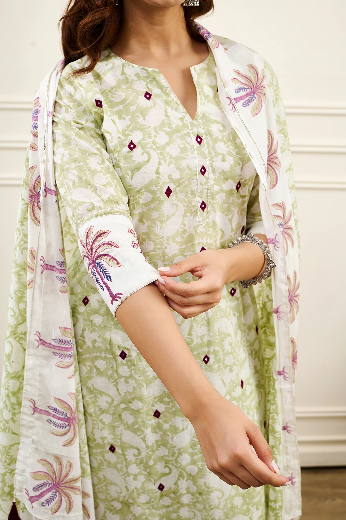 Roohi Green Straight Kurta with Pant and Dupatta- Set of 3 - Image 4
