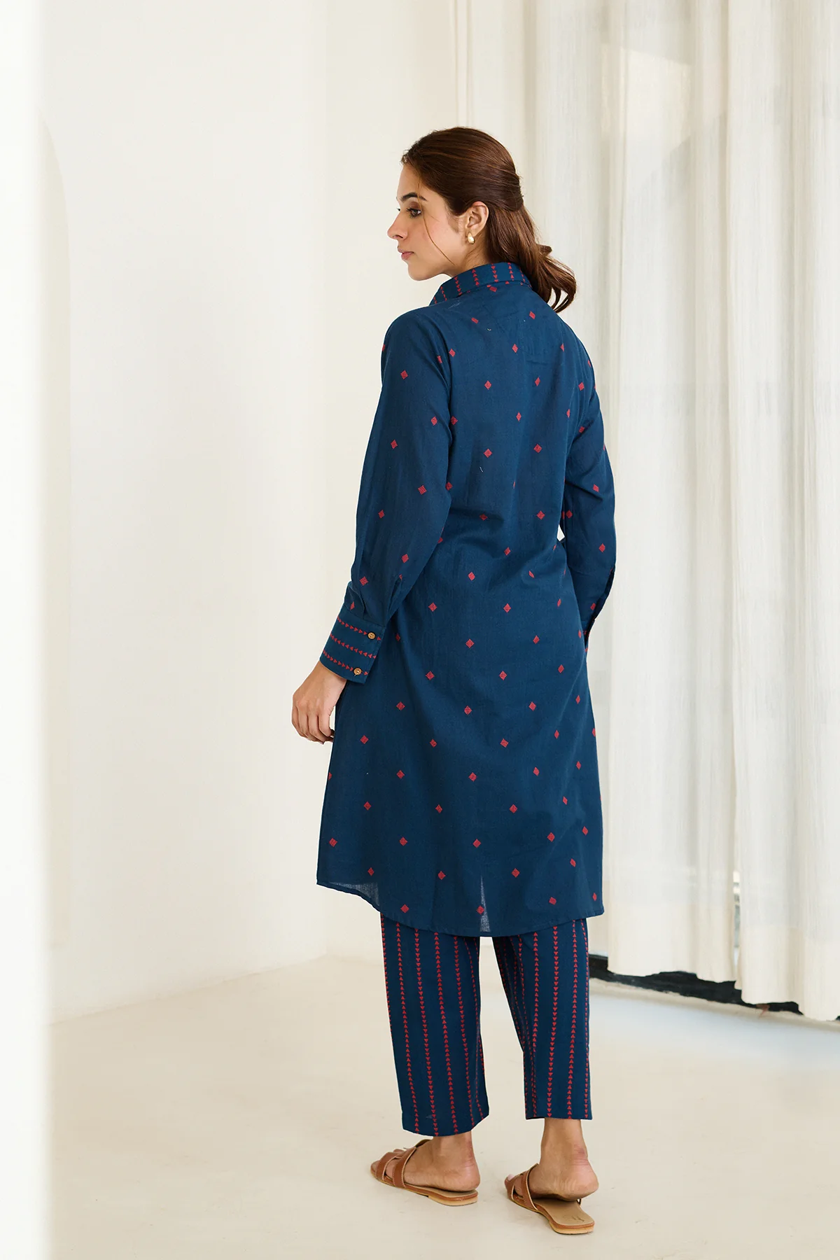 SAADGI-BLUE KURTA SET -SET OF 2 - Image 3